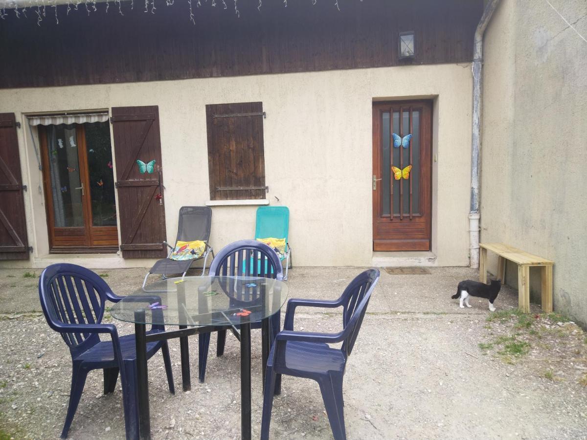 Maison Du Bonheur Mont-sous-Vaudrey Exteriör bild